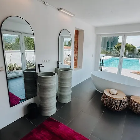 Orman Evi Weingut Holler Weingarten