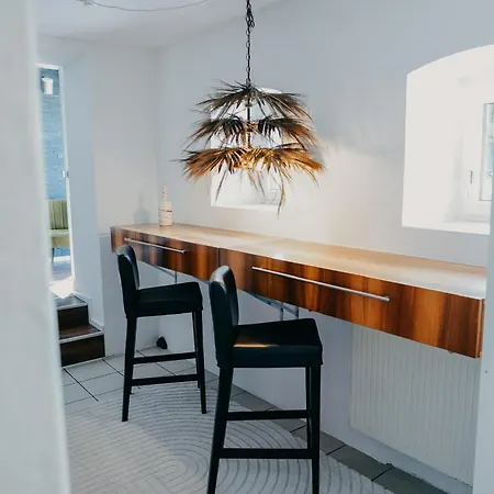 Weingut Holler Weingarten Orman Evi *