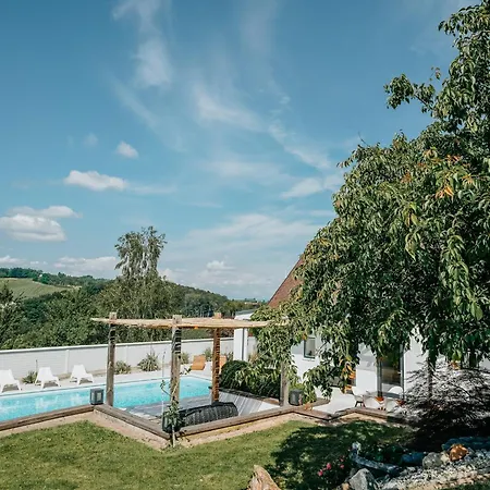 Lodge Weingut Holler Weingarten *