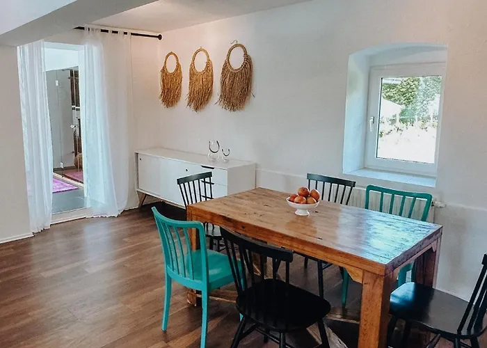 山林小屋 Weingut Holler Weingarten 施皮尔费尔德