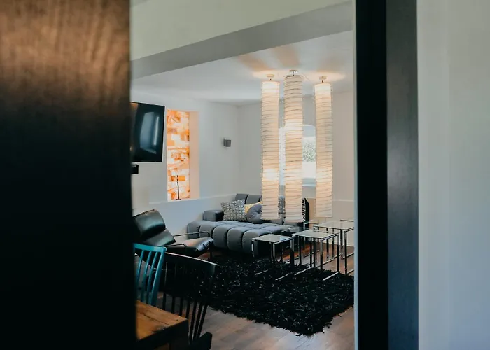 Weingut Holler Weingarten 山林小屋